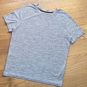 Size 14/16 kids Old Navy athletic t-shirt